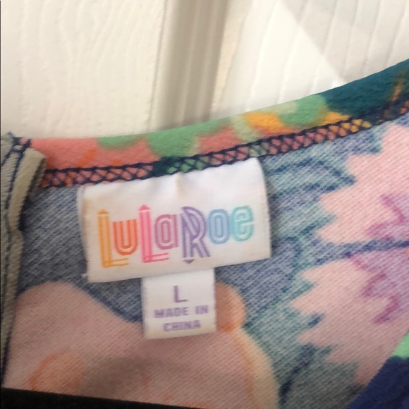 🌺Hawaiian LuLaRoe Amelia🌺 - Picture 2 of 8